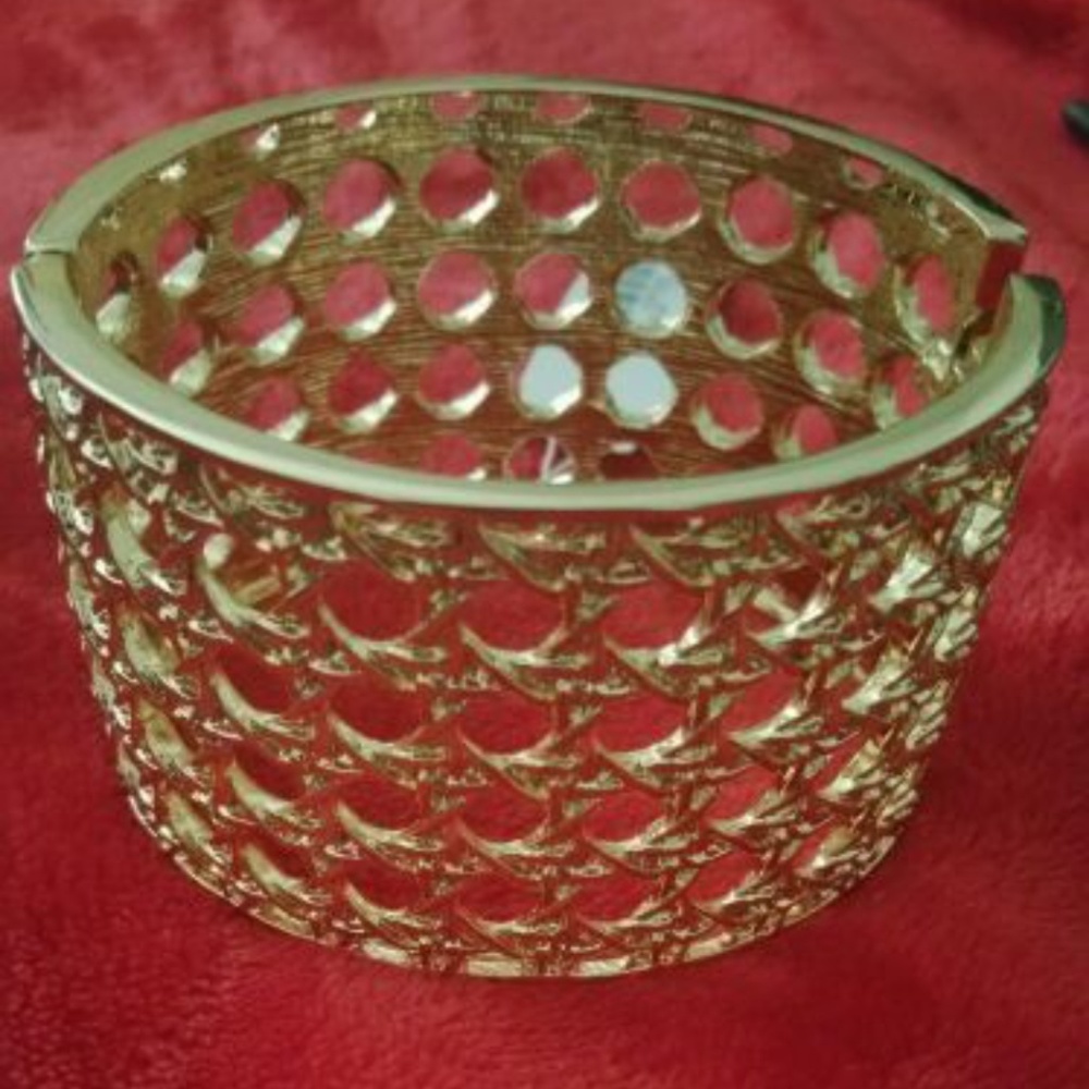 Basketweave Cuff Bracelet - goldtone
